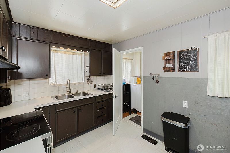5th image of 3190 Bartolatz Road W