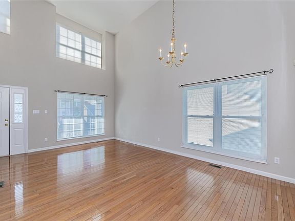 5th image of 11434 Pineview Crossing Dr