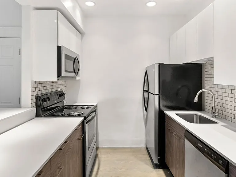 51-55 Queensberry Street — Photo 5