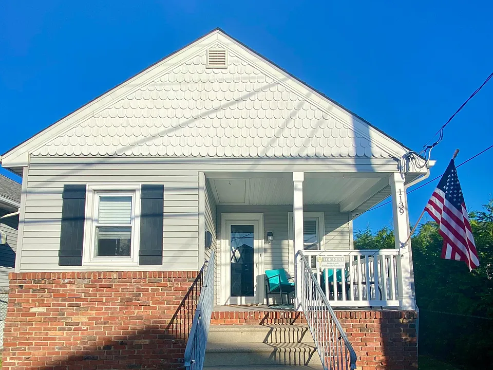 1139 Bay Ave #FRONT