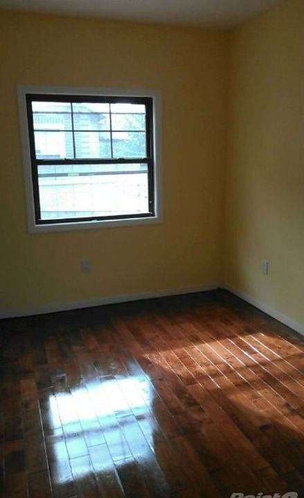 IS5ih32kzdpjdv0000000000-bedroom
