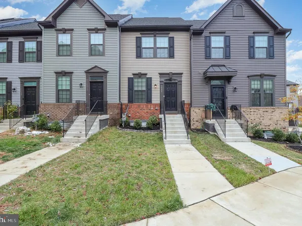 2042 Track Cir, Fredericksburg, VA 22401