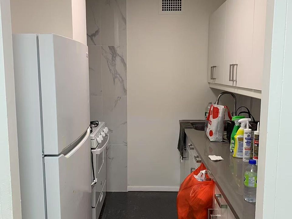 1st image of 150 W 96th St APT 5