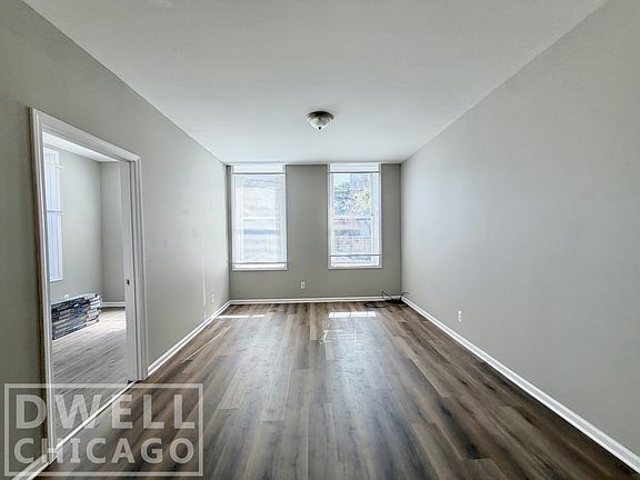 2nd image of 2131 S Fairfield Ave #Ch1