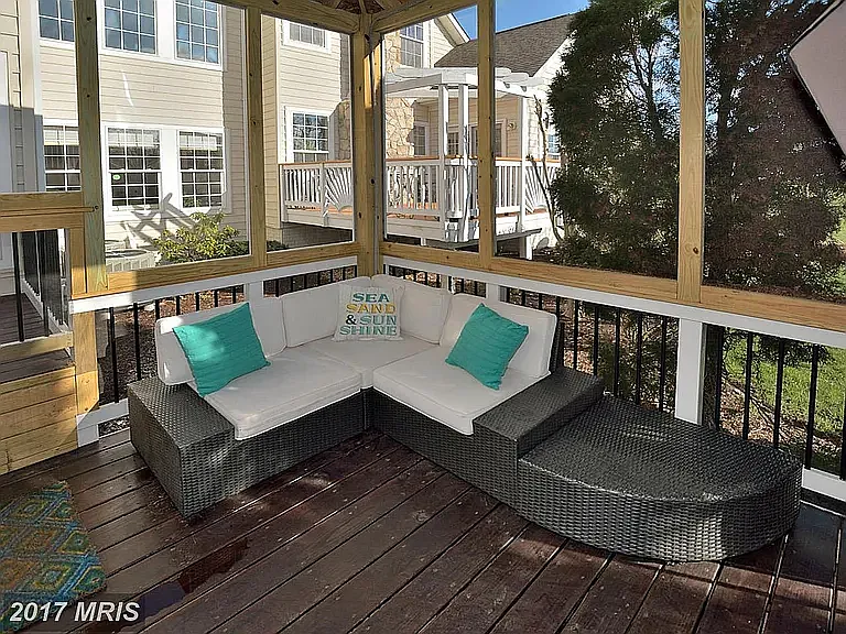 20156 Valhalla Sq — Photo 15