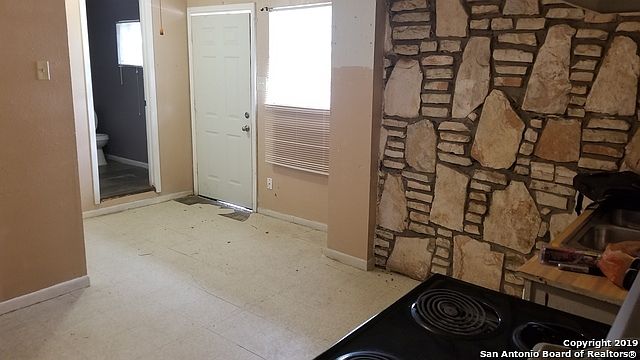 2nd image of 563 SW 39th St APT 6