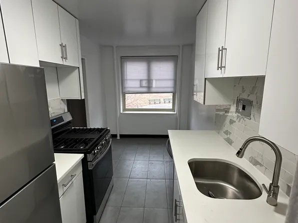 31-61 30th Street image 1 of 7
