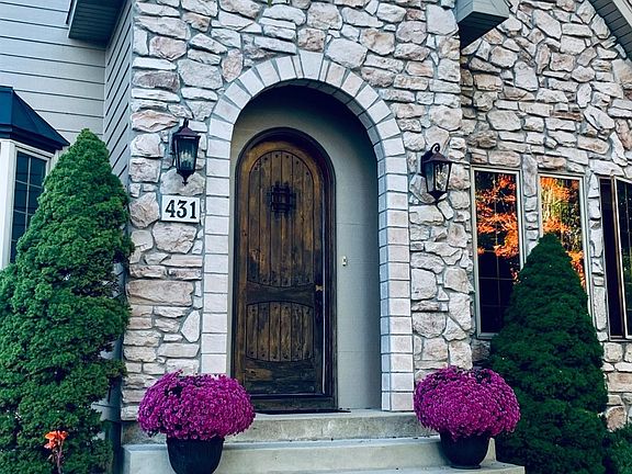 2nd image of 431 Woodstock Ct