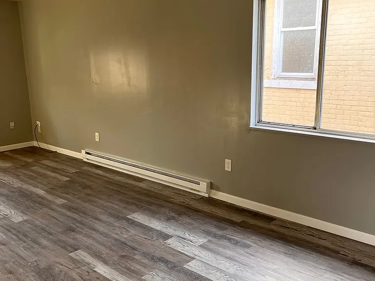 323 Xenia Ave — Photo 3