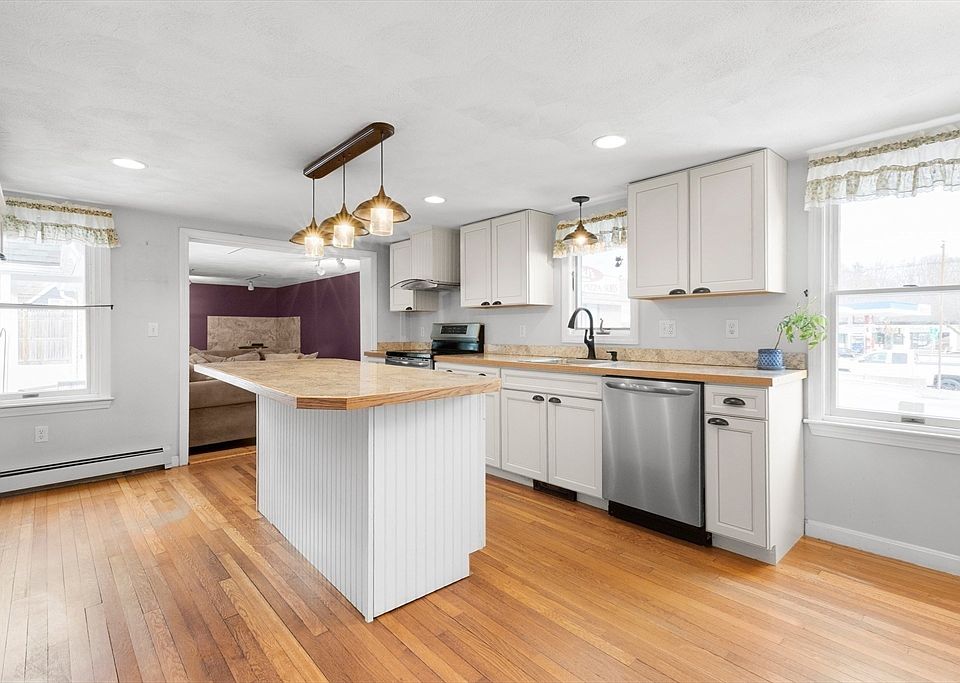 1st image of 11 Central St