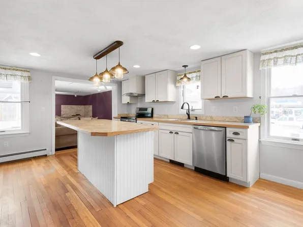 11 Central St, Georgetown, MA 01833