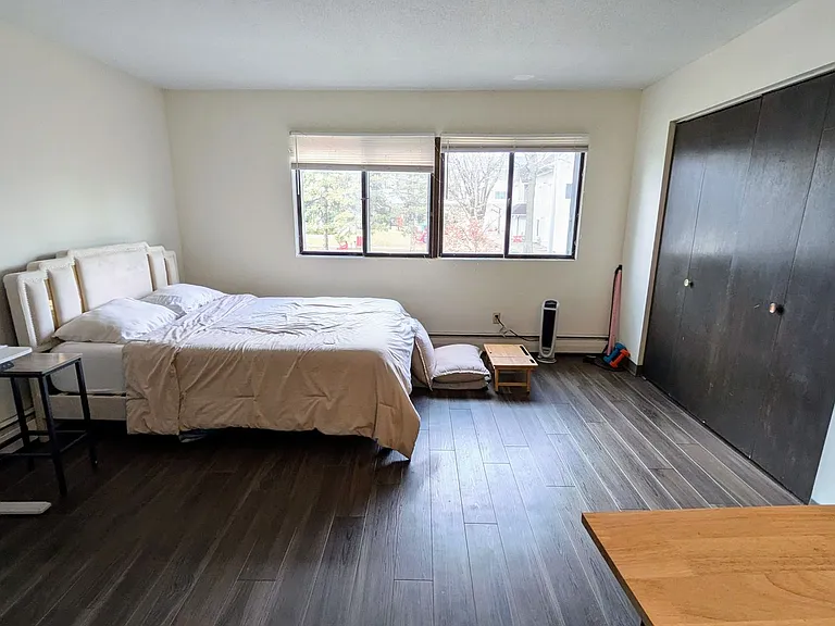 615 Ontario St SE — Photo 4