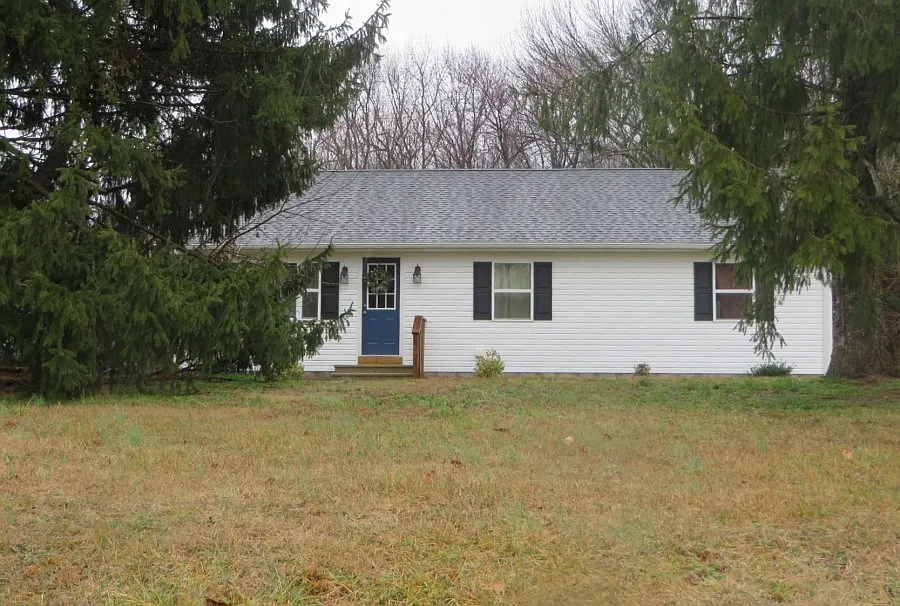 109 Taylor Rd photo 1