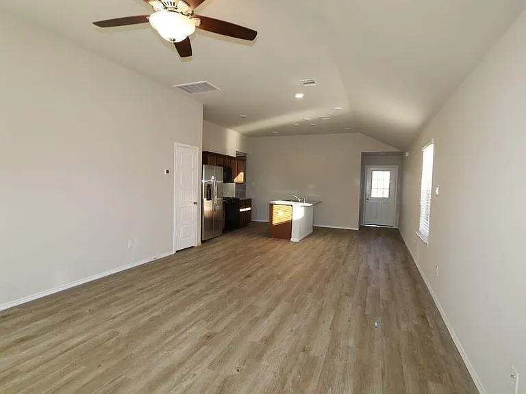 21423 Bluebonnet Cove Ct — Photo 6