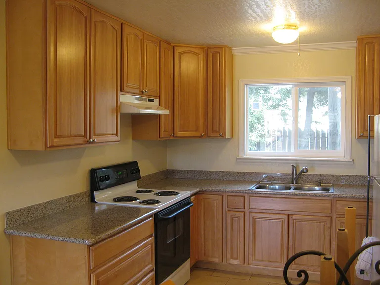 640 S 2nd St #3 — Photo 5