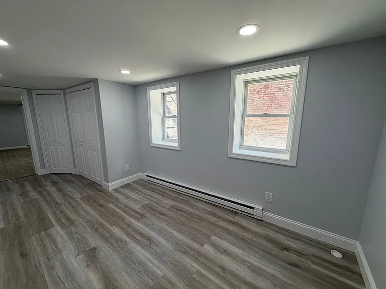 29 Chelsea St #B — Photo 8