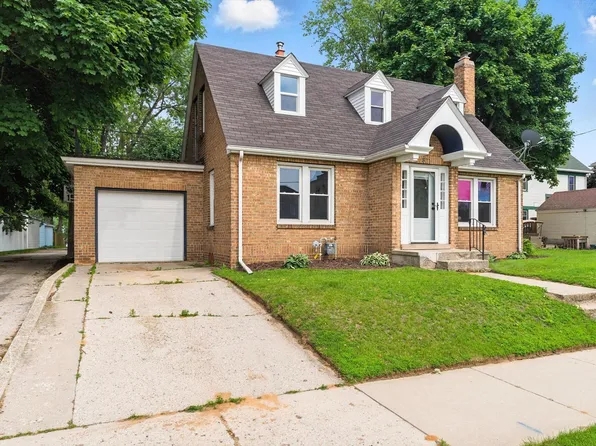 821 North 6th STREET, Manitowoc, WI 54220