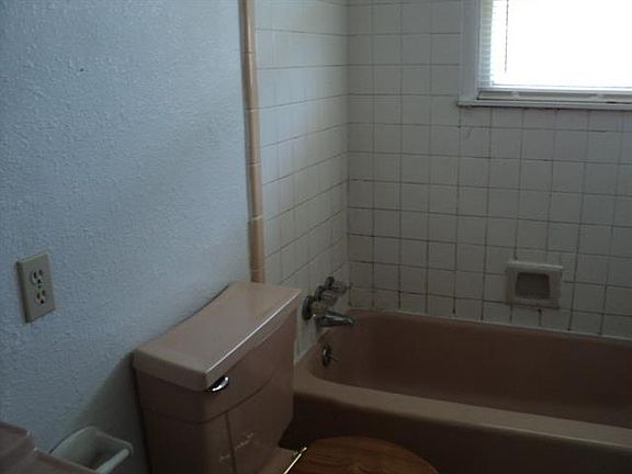 4th image of 5457 Taos Dr