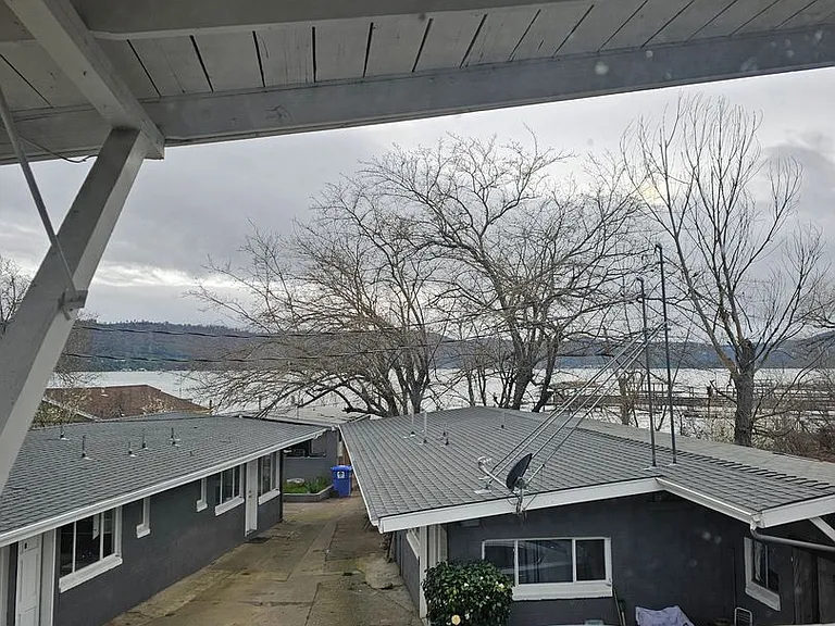13955 Lakeshore Dr #3 — Photo 8