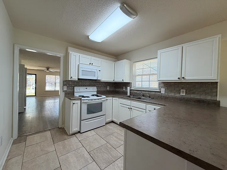 4832 Lighthouse Ct — Photo 19