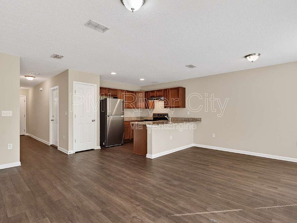 1st image of 7608 Rain Forest Dr N