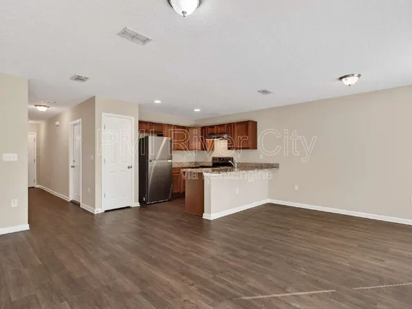 7608 Rain Forest Dr N, Jacksonville, FL 32277