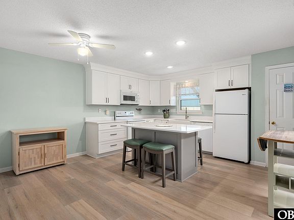 2nd image of 1803 Sand Dollar Cir #1803