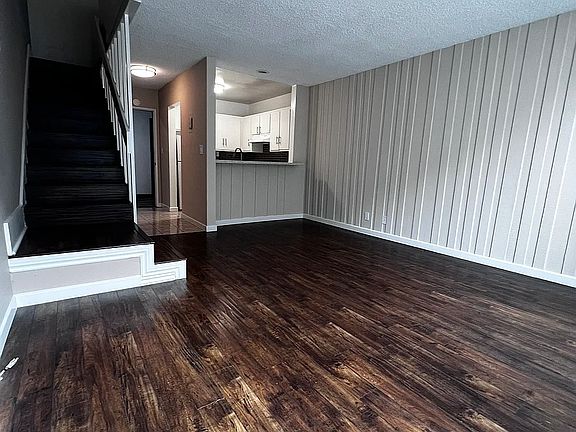 2nd image of 4024 Emerald St #564a1e9b0