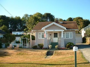413 35th St, Anacortes, WA 98221