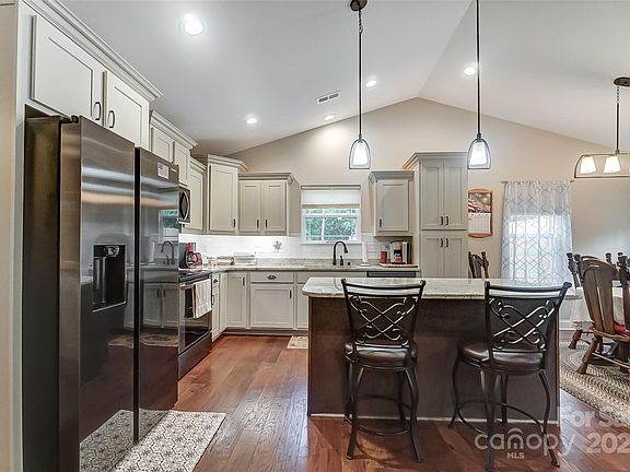 4th image of 4101 Lydia Suzanne Pl