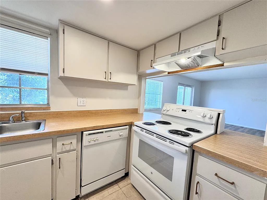 1 bed, 1.0 bath, 735 sqft, $1,195 — Photo 3