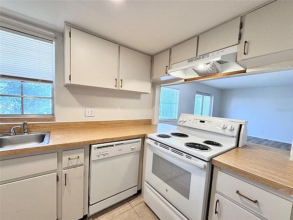 3rd image of 1000 S SEMORAN BOULEVARD #305
