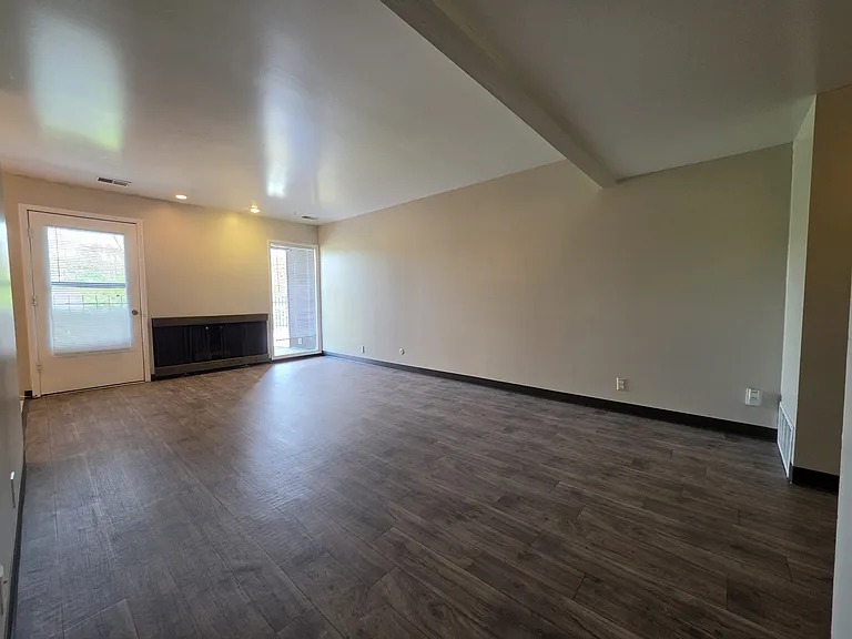 587 S Elizabeth St #308 — Photo 2