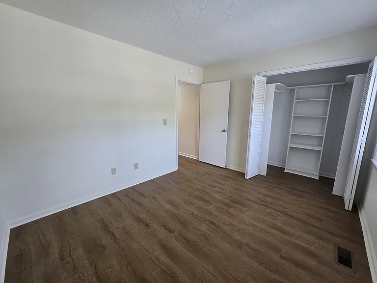 118 Chaucer Ct — Photo 22