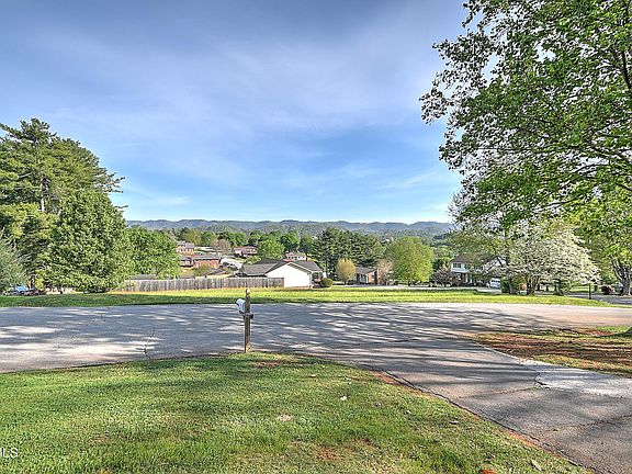 4th image of 1420 Ruthbrooke Dr