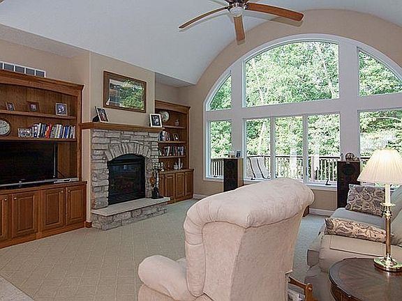 4th image of 9004 Highland Dr