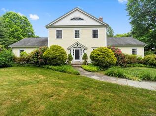 7 Bittersweet Ln, Old Lyme, CT 06371