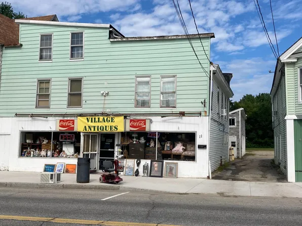 11 Village Street, Lisbon, ME 04250
