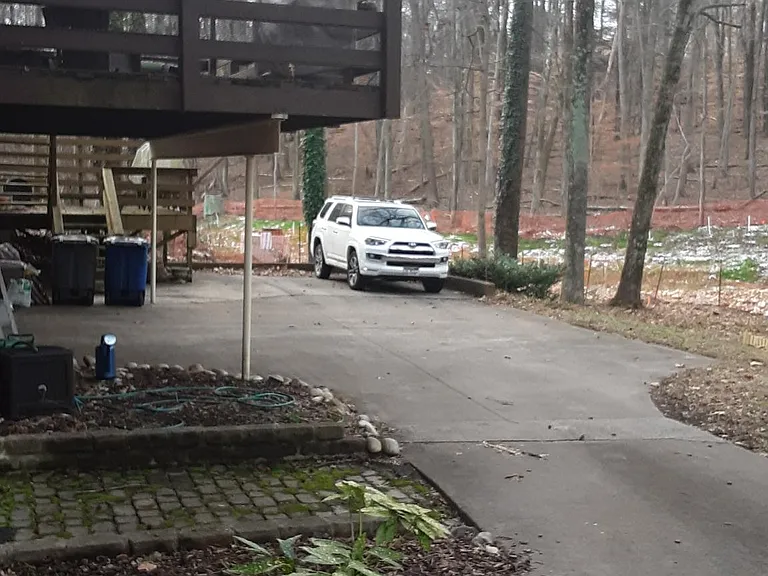 BACKYARD DRIVEWAY/PARKING
