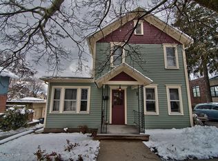 311 N 8th St, Stroudsburg, PA 18360