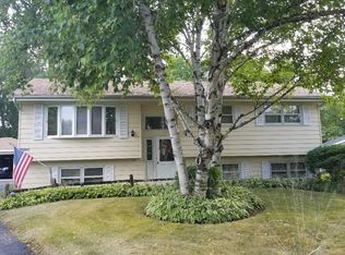 23036 N Richard Ct, Prairie View, IL 60069