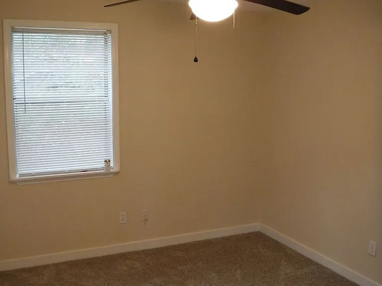 2308 Sylvan Ct — Photo 9