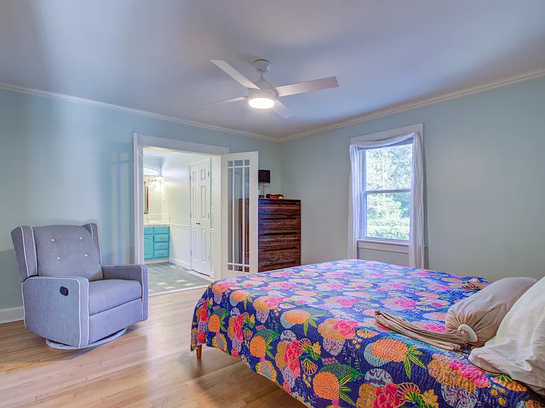 4881 Victoria Ave — Photo 13
