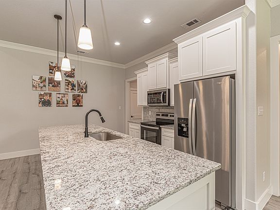 5th image of 533 Limestone Cir
