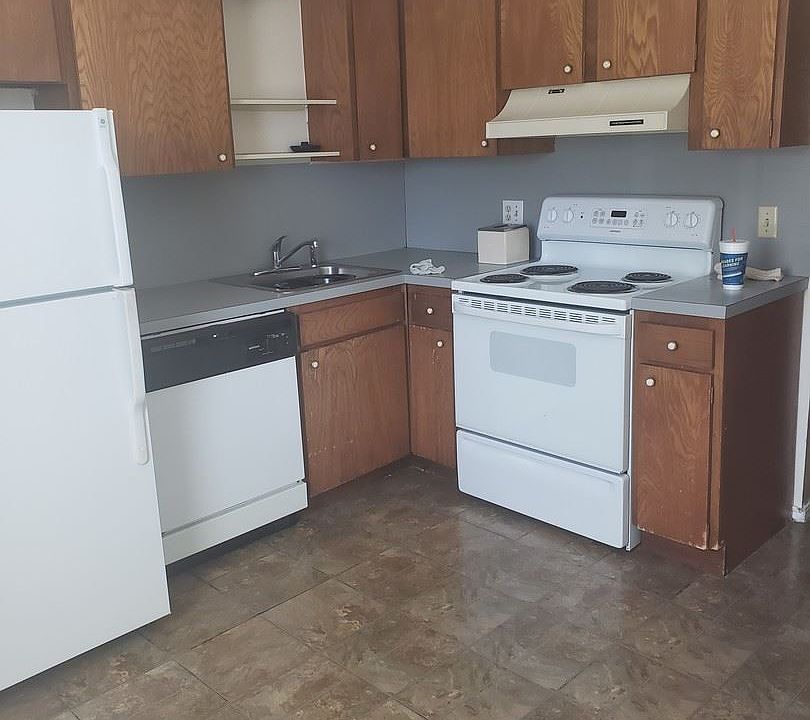 2nd image of 6105 N Brookline Ave #16
