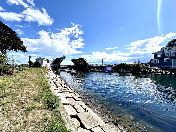 Walk out past the backyard to find a walking path along the channel, benches to sit and watch the boats, or join the many locals who love to fish.