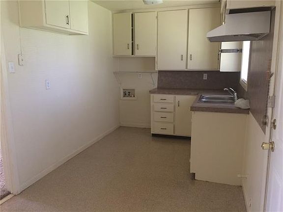 4th image of 942 N San Jose Dr