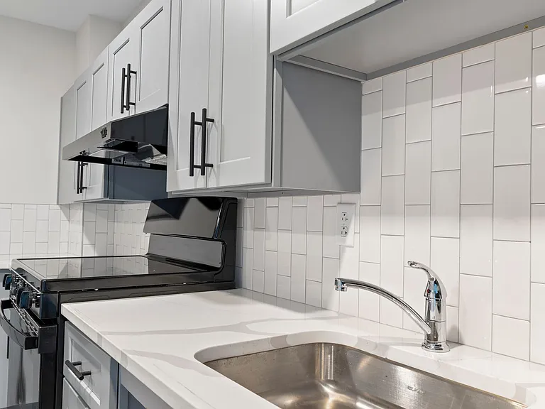 Altamont Apartments Limited-Time Special! First Month FREE with Approved Application! — Photo 57