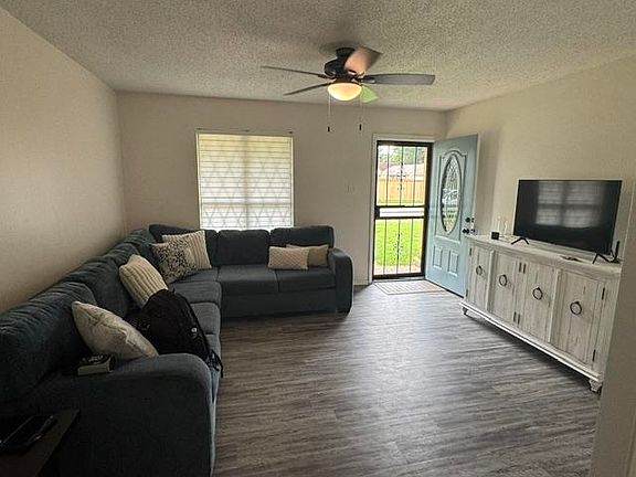 3rd image of 7056 Petten Dr