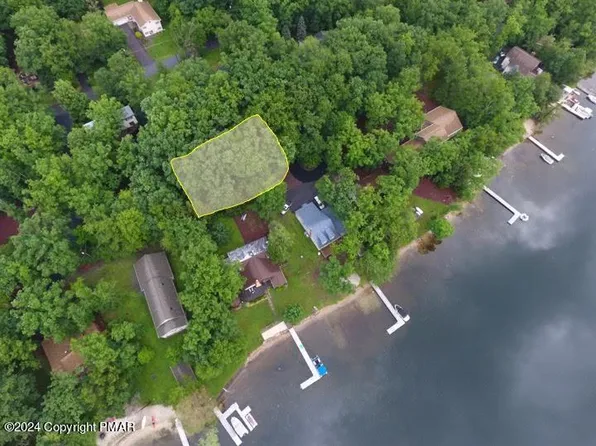 18 Laurel Ter, Nesquehoning, PA 18240